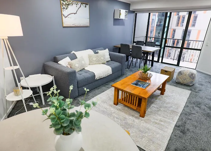 Lovely 2Br Apt W Free Parking