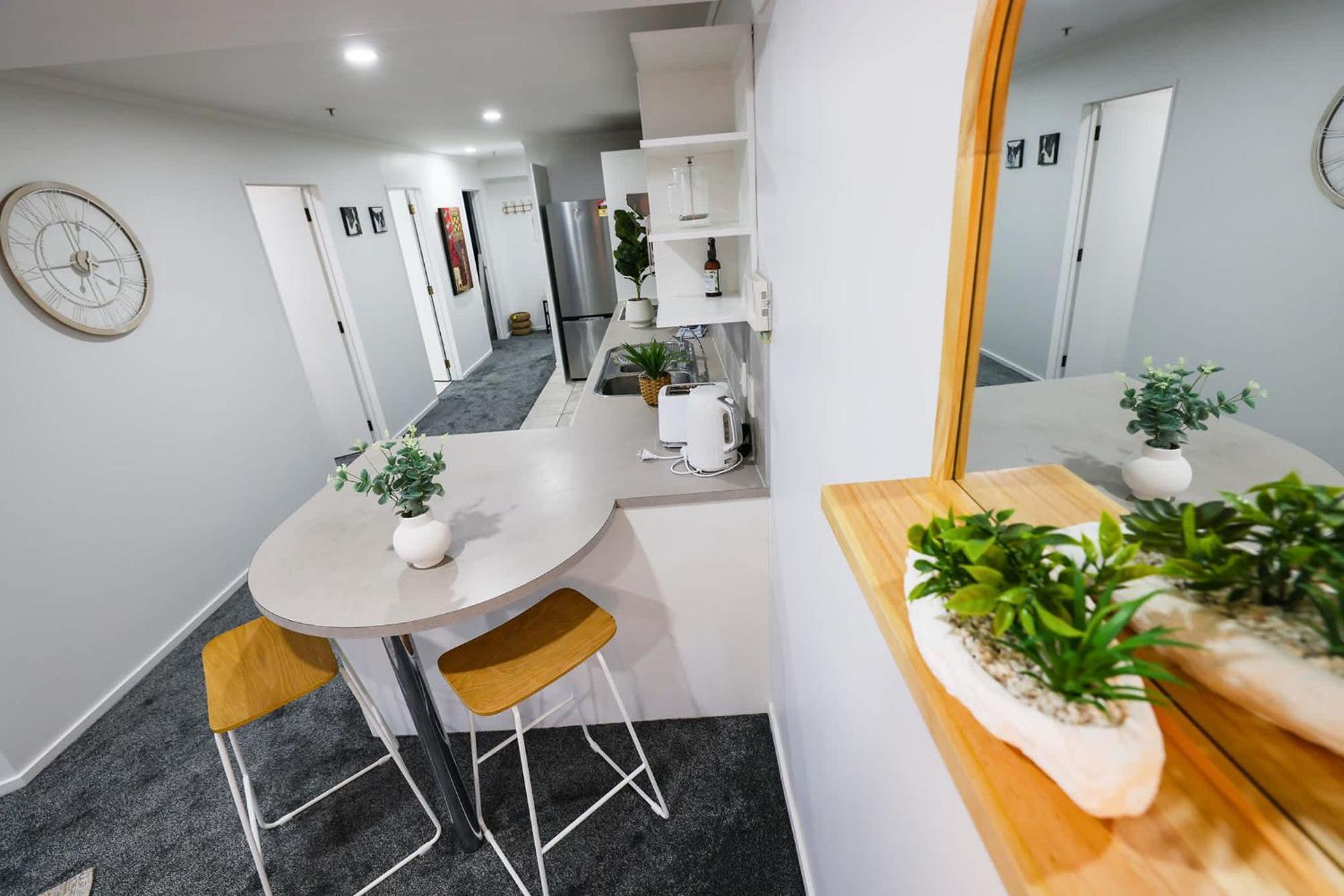 Apartment Lovely 2br W Free Parking *